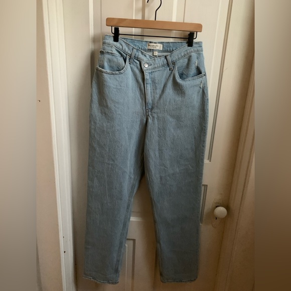 Abercrombie & Fitch The 90’s Straight Ultra High Rise Criss Cross Waist Size 30 - Picture 2 of 6